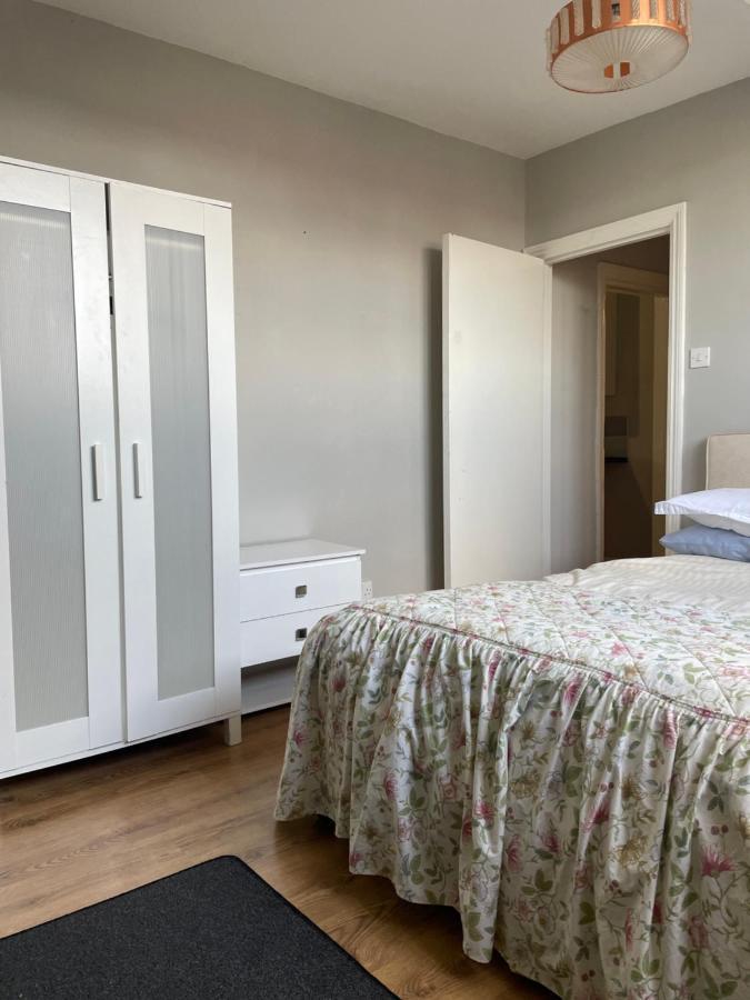 Bournville House & Cafe Bed and breakfast